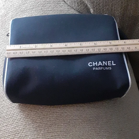 Chanel Black Parfums Cosmetics Pouch - Picture 5 of 6